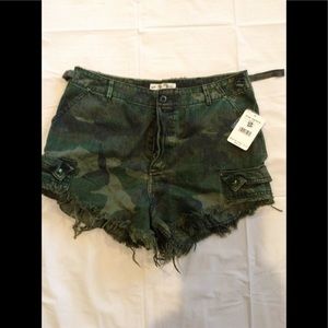 We The Free Size 12 Camo High Rise Cut off Shorts